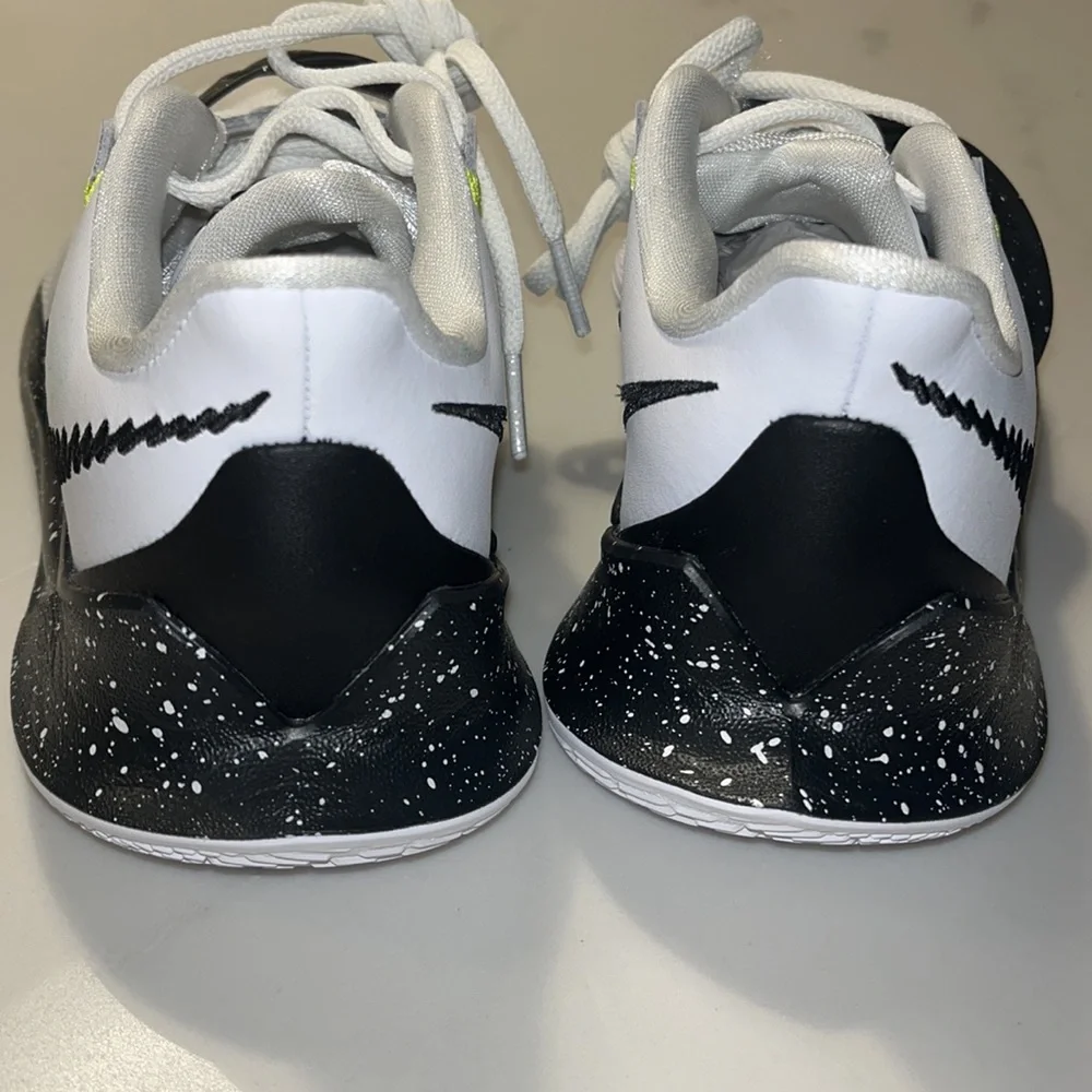 Brand new boys kyrie Nike sneakers white/ black size 5